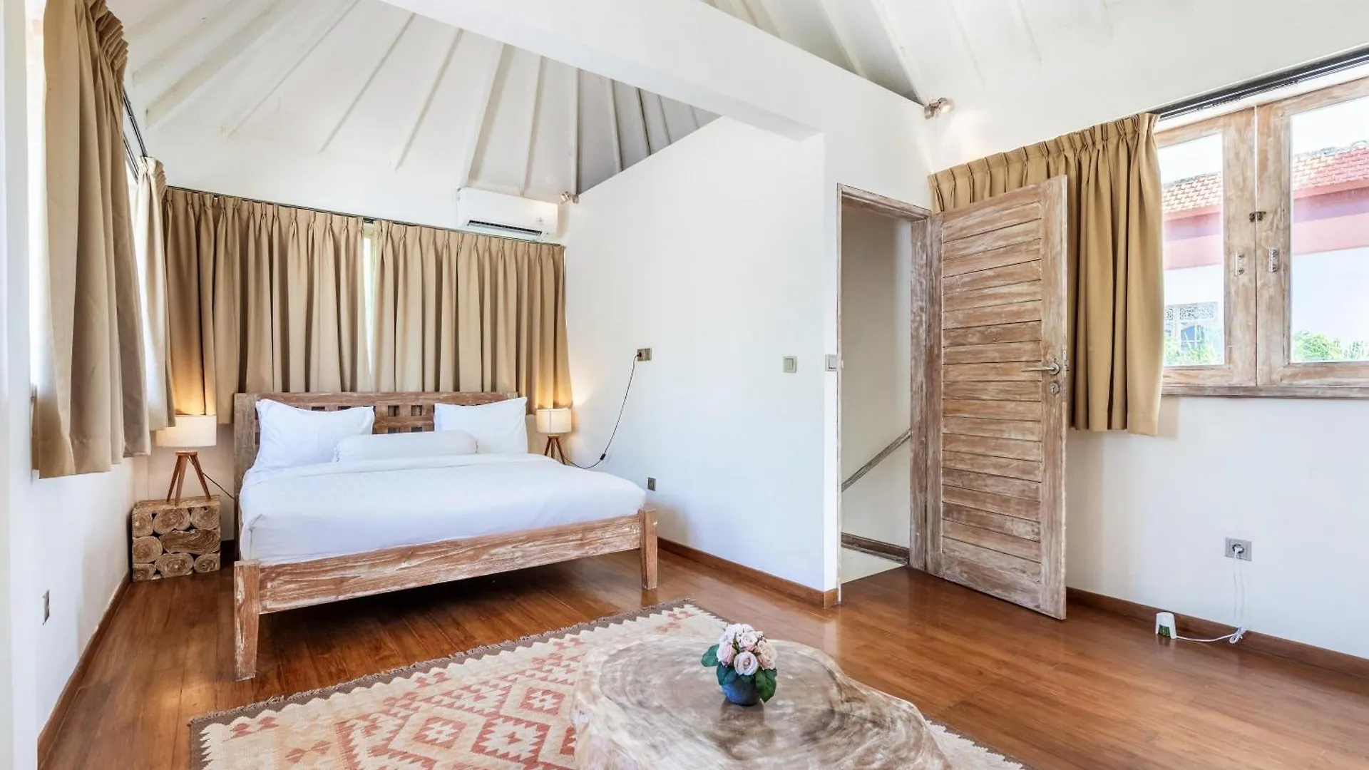 Villa Oberoi 3 bedrooms Seminyak