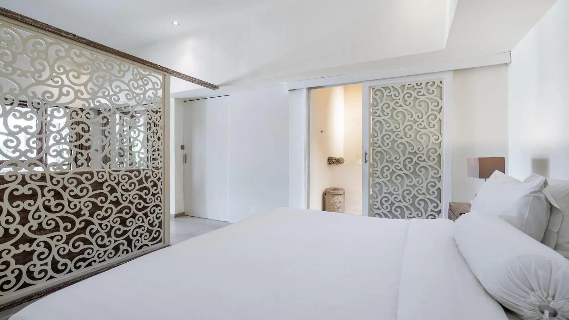 Villa Oberoi 3 bedrooms Seminyak Indonesia