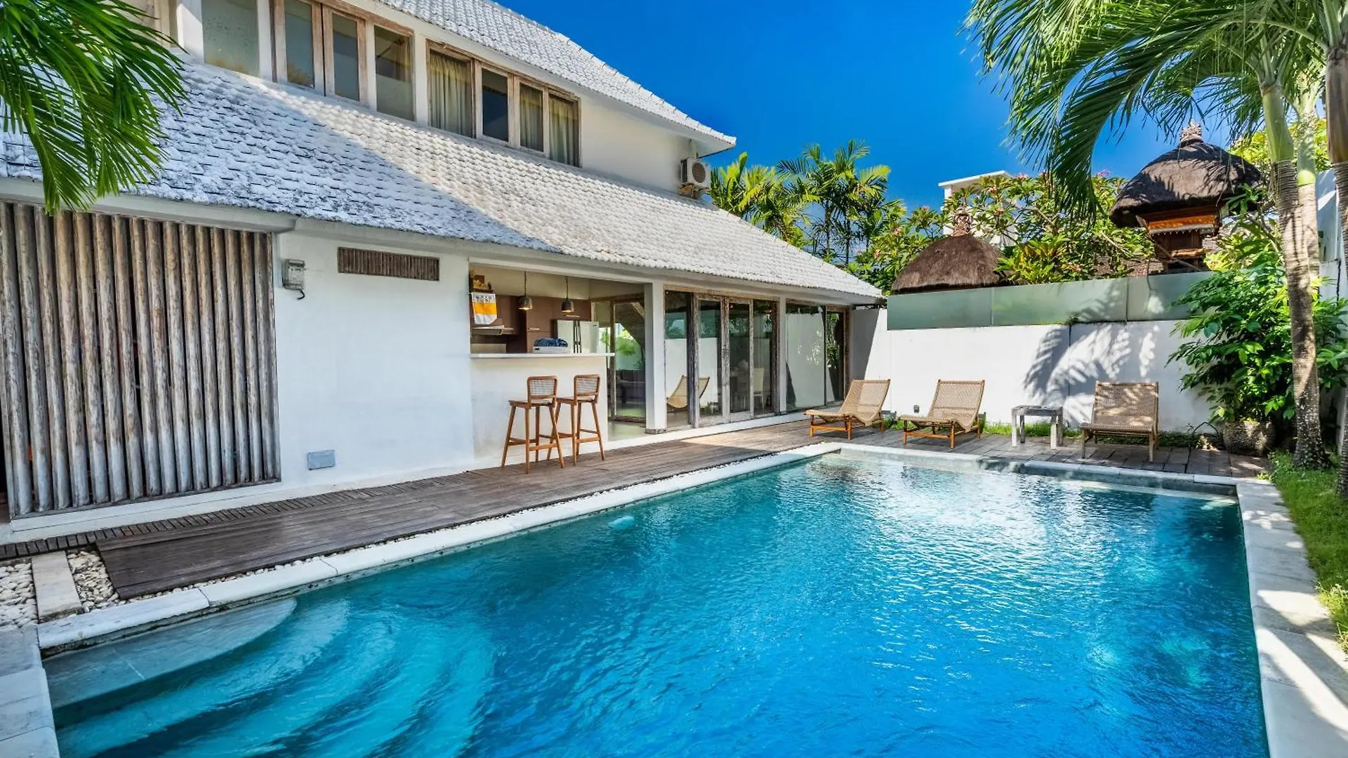 Villa Oberoi 3 bedrooms Seminyak 0*,