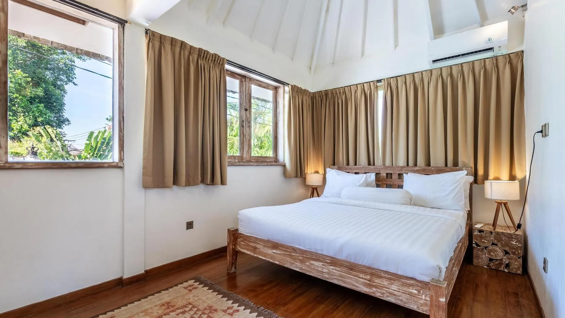 Villa Oberoi 2 Bedrooms Seminyak  Indonesia
