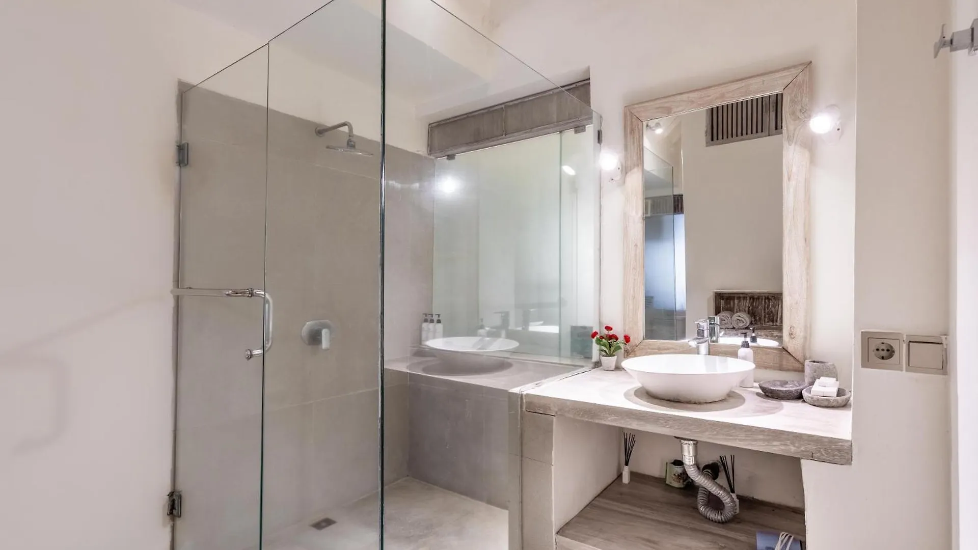 Villa Oberoi 2 Bedrooms Seminyak