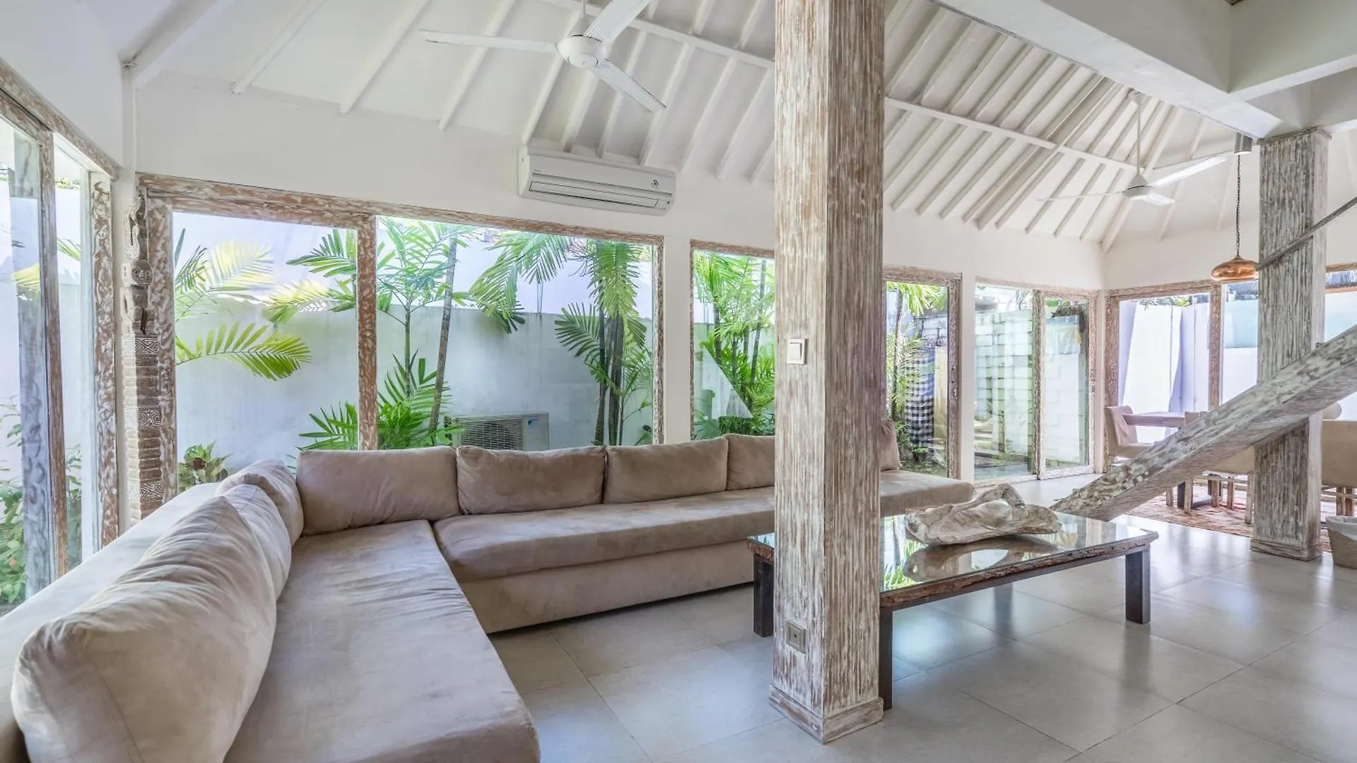 Villa Oberoi 2 Bedrooms Seminyak