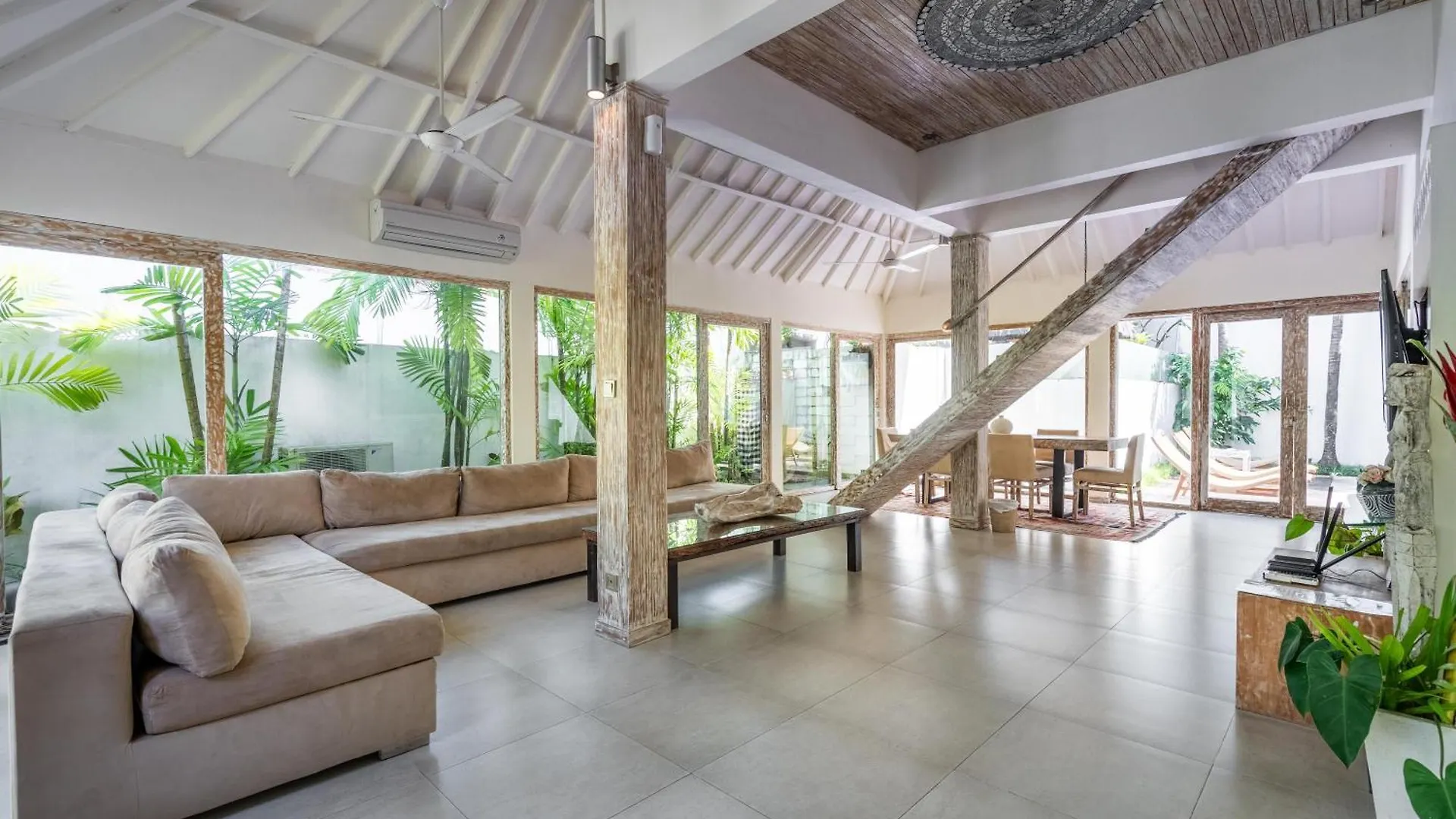 Villa Oberoi 2 Bedrooms Seminyak